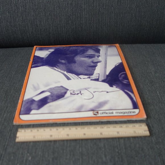 WHL Magazine SL Golden Eagles vs Portland Buckaroos Thursday December 9 1971 - Picture 4 of 16